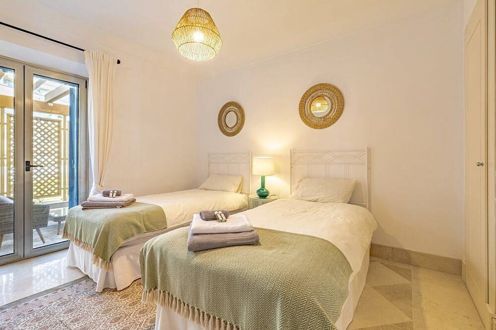 Apartamento entero, Harbor/Canal view 2-bedroom apartment in Puerto Sotogrande, Spain in Sotogrande, San Roque