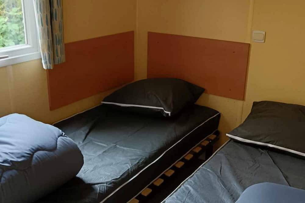 Mobile home with terrace - 6 guests in La Tour-d'Auvergne, Volcans d'Auvergne Regional Nature Park