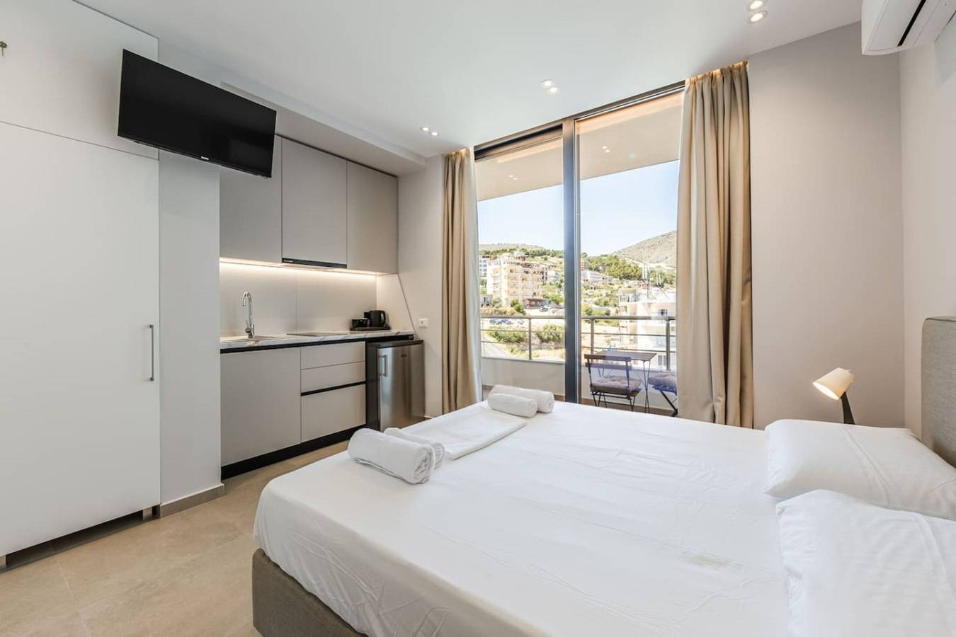 Ganze Wohnung, Luxury Studio with Free Parking in Sarandë, Vlorë