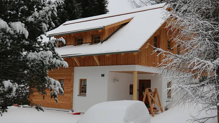 Chalet für 8 Personen, mit Sauna und Garten sowie Terrasse, mit Haustier in Bad Kleinkirchheim