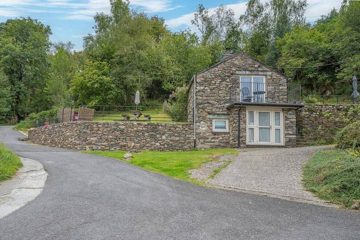 Glamping for 4 people, with balcony and garden in Ambleside