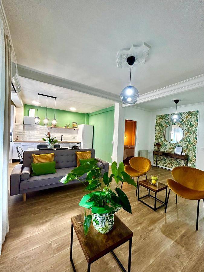 Apartamento para 6 personas, con vistas y balcón en Arenas de San Pedro