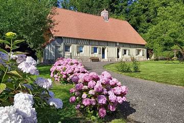 Gîte pour 9 personnes, avec jardin et balcon à Offranville
