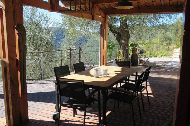 Gîte pour 5 personnes, avec jardin à L'Escarène