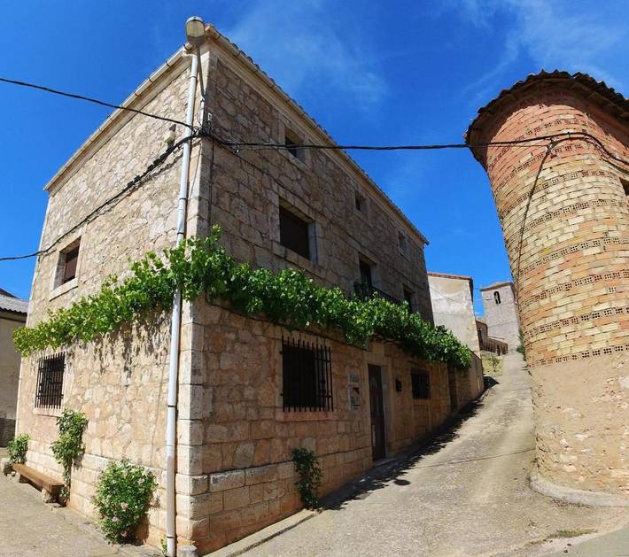 Casa rural para 10 personas, con Balcón y Terraza además de Jardín y Vistas en Calatañazor - 2