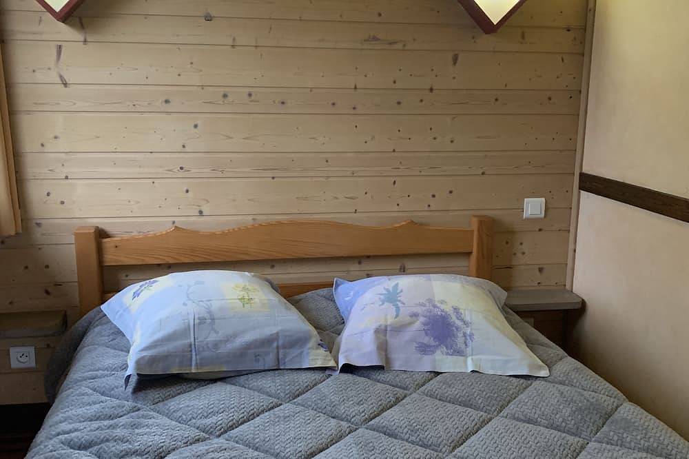 Maison Chalet 2 à 5 personnes calme bord rivière Franche Comté Animaux Acceptes in Nans-sous-Sainte-Anne, Jura Francais