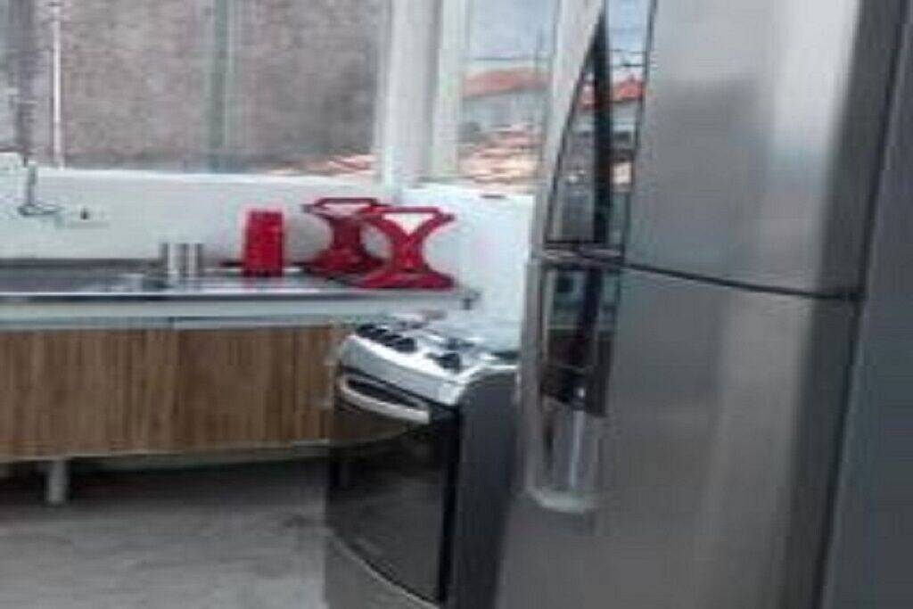 Komfortables Strandhaus mit Blick auf das Meer. in Caraguatatuba, Região Metropolitana do Vale do Paraíba e Litoral Norte