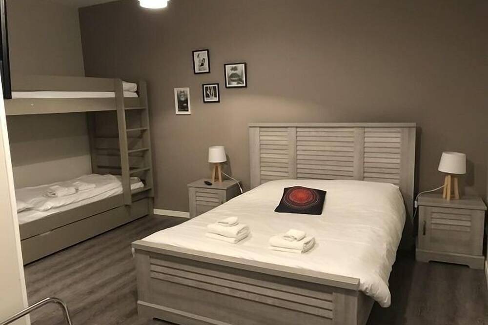 Entire apartment, Apartment-Standard-Ensuite-City view in Saint-Quentin, Aisne