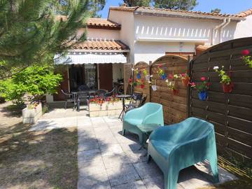 Gîte pour 4 personnes, avec terrasse ainsi que jardin et piscine dans La Palmyre