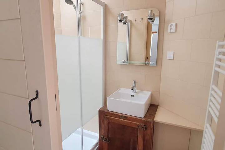 Location de vacances pour 3 personnes, avec piscine et jardin, animaux acceptés dans Largentière - 3