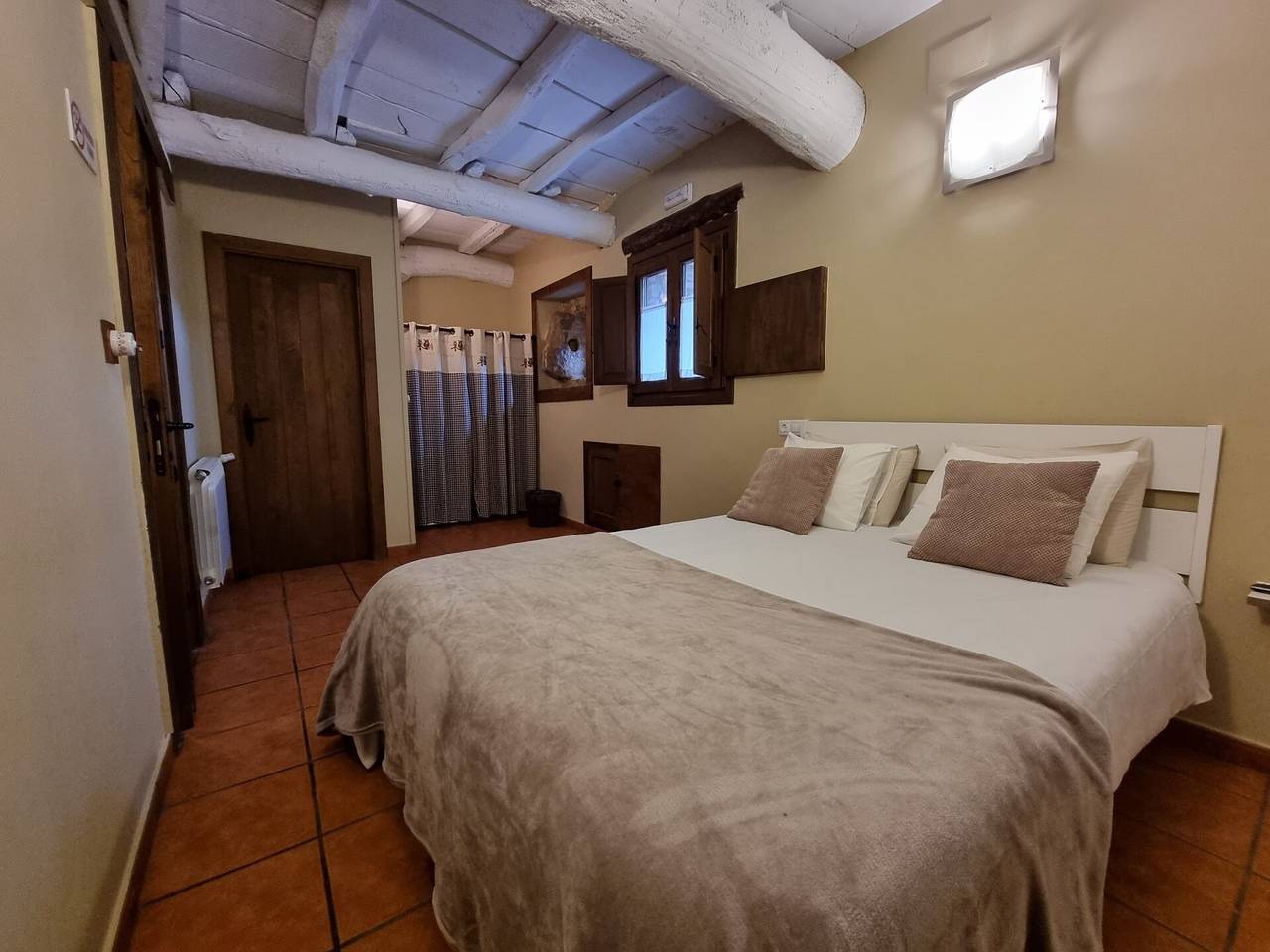 Casa rural 'Aldea Rural A Cortiña Apartamento 1' con vistas a la montaña, piscina compartida y Wi-Fi in Castrelo del Valle, Provincia de Orense
