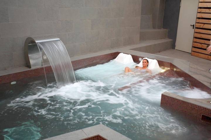 Resort für 10 Personen, mit Terrasse und Whirlpool sowie Sauna - 1