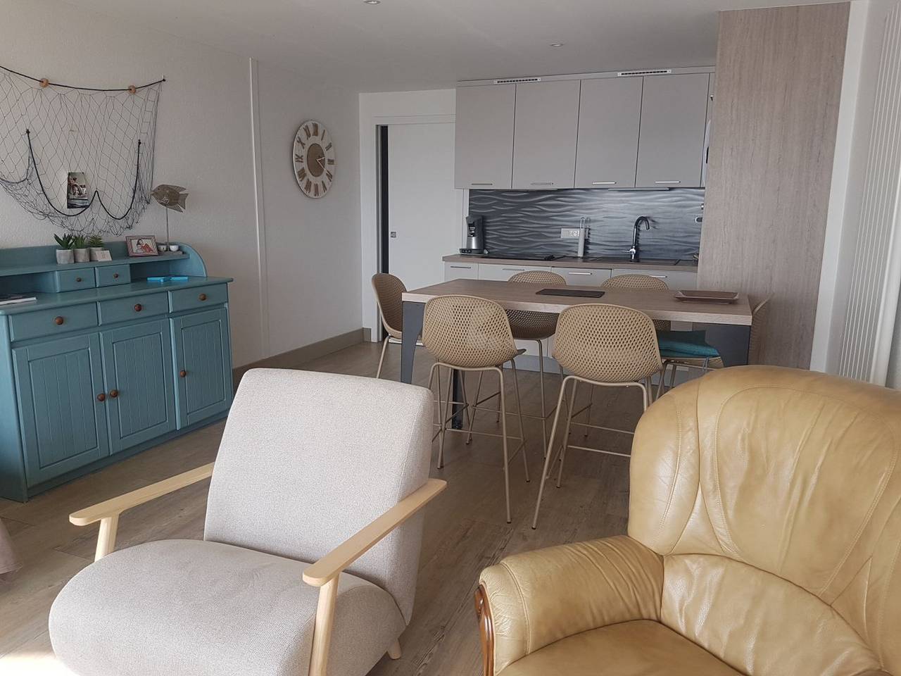 Entire apartment, Renovated beachfront apartment in Les Sables d'Olonne in Les Sables-d'Olonne, Vendée