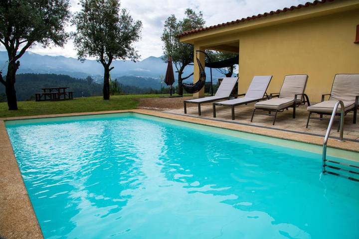 Casa de férias para 6 pessoas, com jardim e piscina, com animais de estimação em Cabeceiras de Basto (Região)