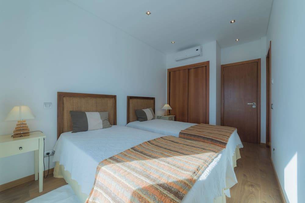 V3 Casa Ariolos Ii in Estoi with shared pool in Estoi, Faro