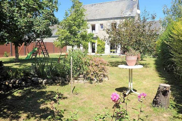 Gîte pour 6 personnes, avec Jardin dans Orval-sur-Sienne