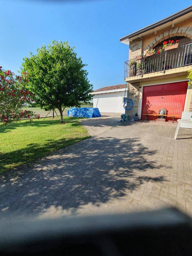 Location de vacances pour 2 personnes, avec jardin ainsi que vue et terrasse, animaux acceptés à San Donà di Piave - 4