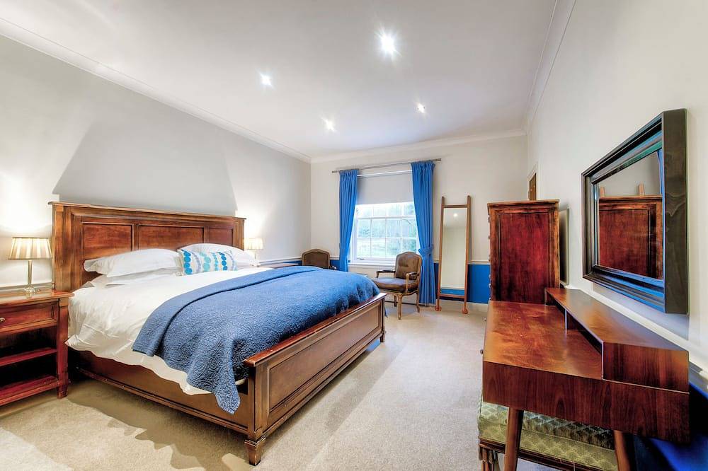 Luxury house with indoor swimming pool in Loch Lomond in Loch Lomond, West Dunbartonshire