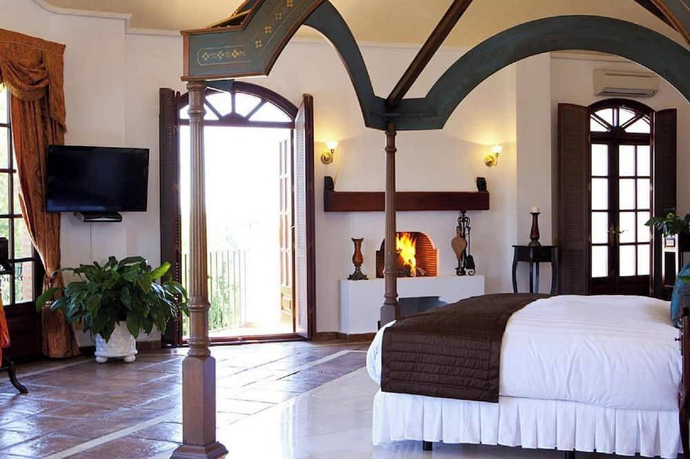 Homerez - Paradisiacal Villa in Benahavís with Jacuzzi and Private Pool in El Madronal, Benahavís