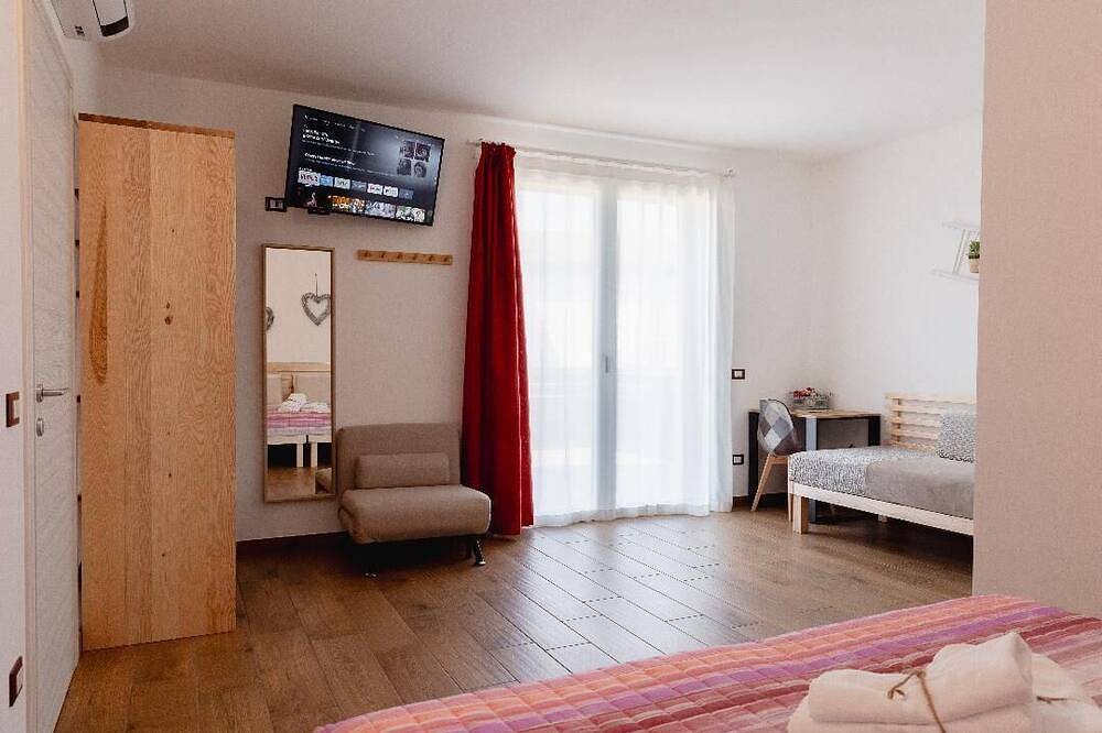 B&B Bagni Di Sole Tranquill0 Immersed In The Brenta Park With Parking in Campo San Martino, Padua Province