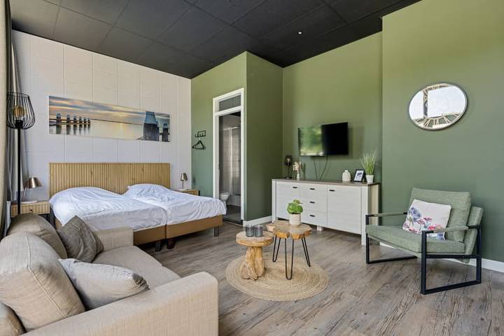 Ferienwohnung für 2 Personen, mit Seeblick und Terrasse sowie Balkon/Terrasse in Goeree-Overflakkee - 4