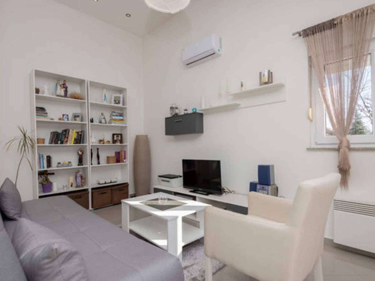 Four Bedroom Villa With Terrace and Swimming pool in Imoschi, Makarska Riviera