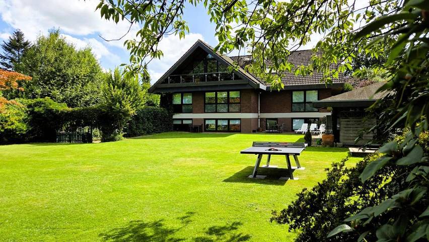 Ferienwohnung für 16 Personen, mit Balkon und Terrasse sowie Garten und Ausblick in Seevetal