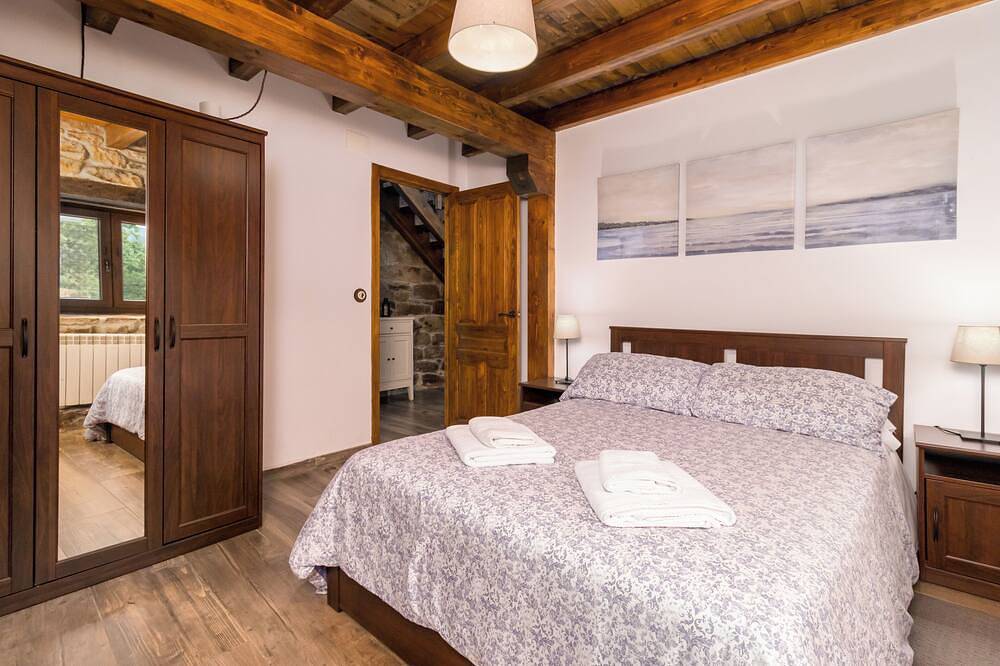 Ideal Para Grupos o Familias. Desconecta en el Valle o Piérdete por sus Rutas in San Pedro del Romeral, Cordillera Cantábrica
