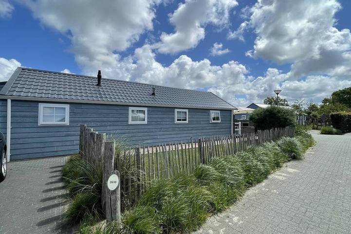 Ferienhaus für 6 Personen, mit Terrasse und Garten sowie Pool in Renesse