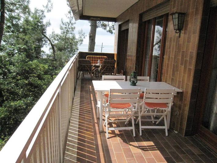 Ferienwohnung für 6 Personen, mit Meerblick und Balkon/Terrasse sowie Ausblick in Grado Pineta