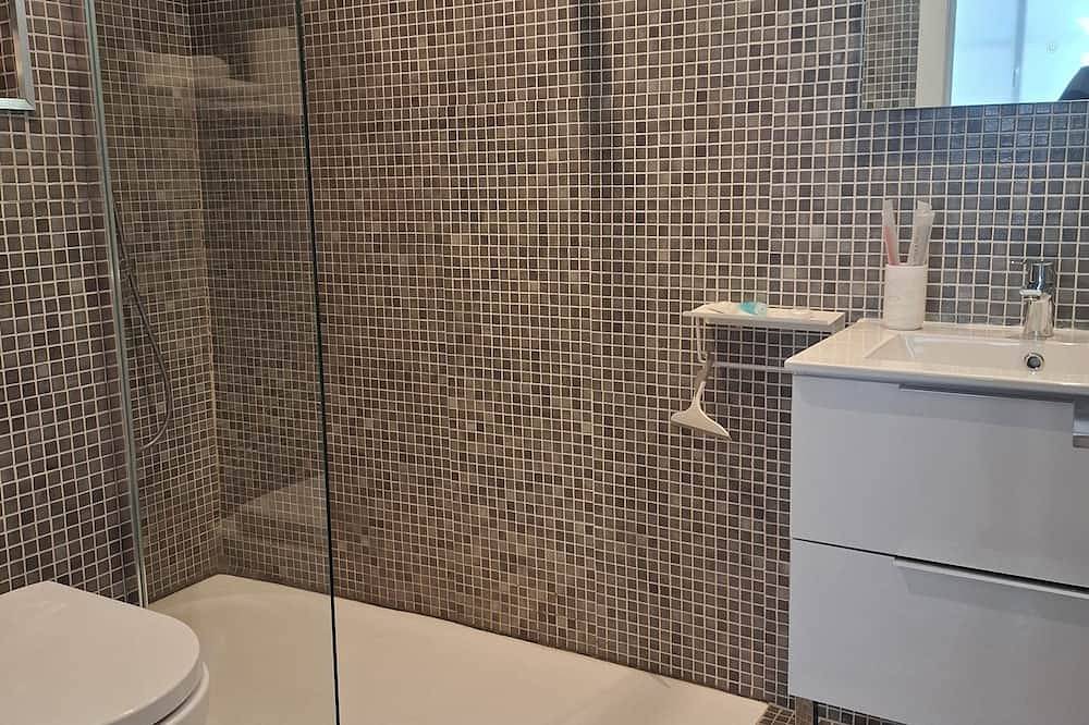 Entire apartment, La Tour-Au Coeur de Langres in Langres, Haute-Marne