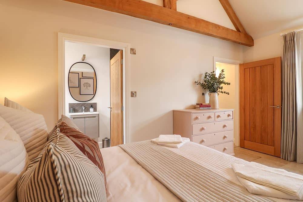 Carver'S Rest, romantic, character holiday cottage in Southwell in Nottinghamshire