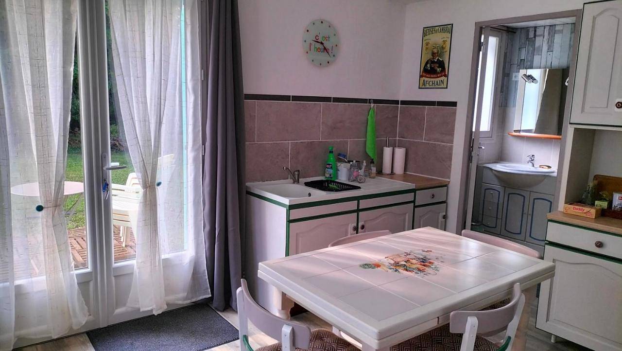 Appartement entier, One-Bedroom Apartment in Ligugé, Vienne (France)