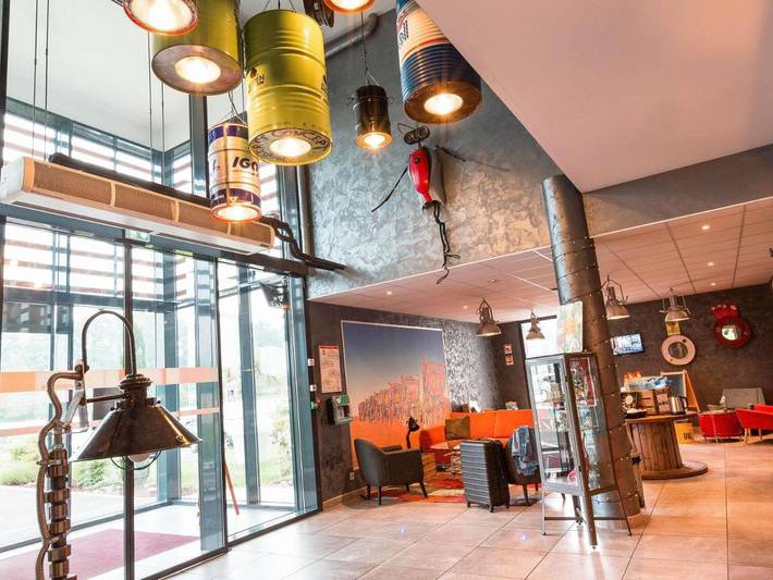 Hôtel pour 4 personnes, avec piscine ainsi que jardin et terrasse