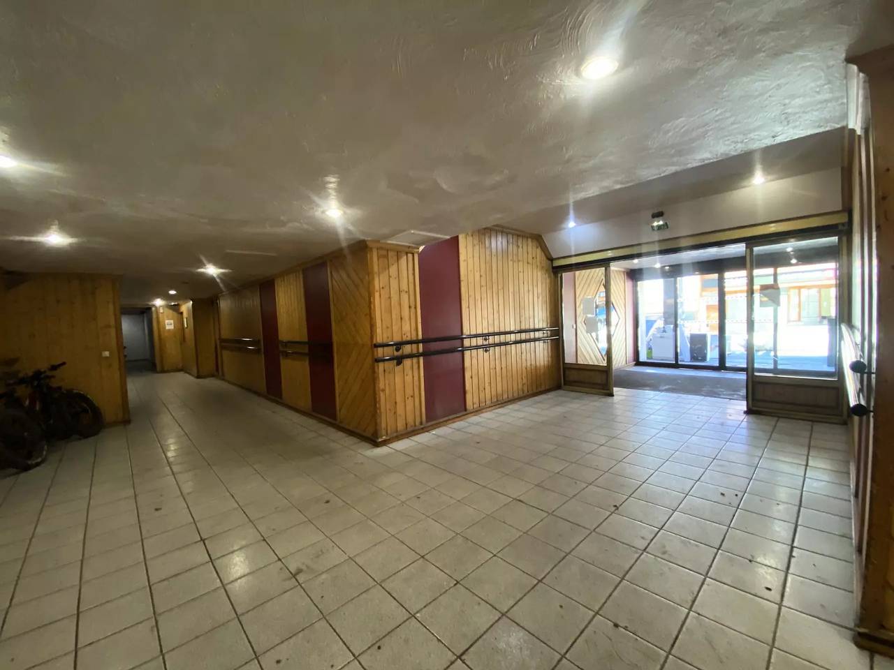 Entire studio, Val Thorens location: studio for 4 people in a young and lively area Les Neves in Val Thorens, Les Trois Vallées