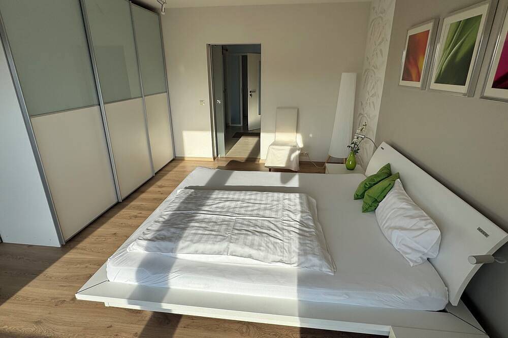 Ganze Wohnung, Moderne, gut ausgestattete 5*Ferienwohnung auf der Sonnenseite von Linz am Rhein in Linz am Rhein, Mittelrhein