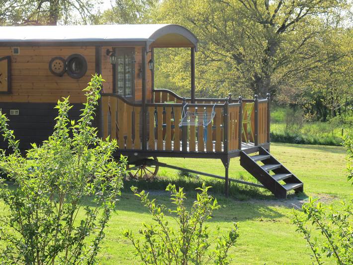 Gîte pour 4 personnes, avec piscine et jardin à Montfort-sur-Meu - 2