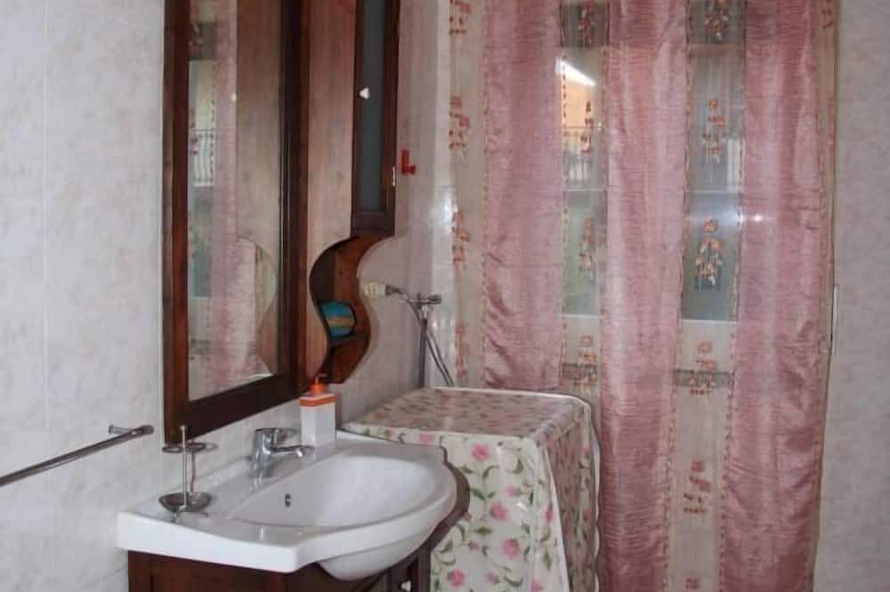Entire apartment, Apartment/ flat - Pimonte in Pimonte, Monti Lattari