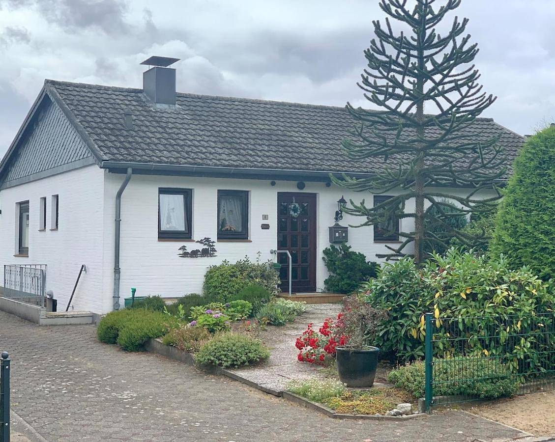 Three-Bedroom Home in Osterrönfeld, Rendsburg-Eckernförde