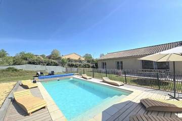 Gîte pour 6 personnes, avec jardin à Sainte-Sabine-Born