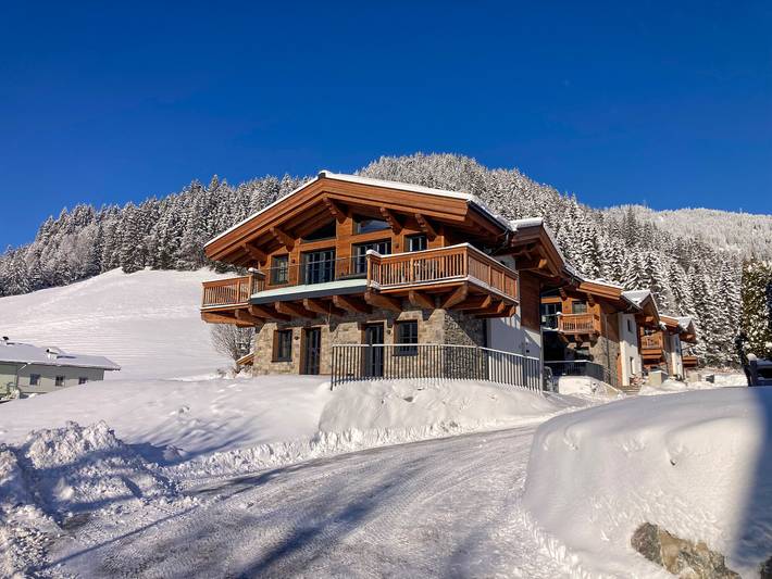 Chalet voor 10 personen, with Balkon and Terras as well as Tuin and Sauna in Wagrain