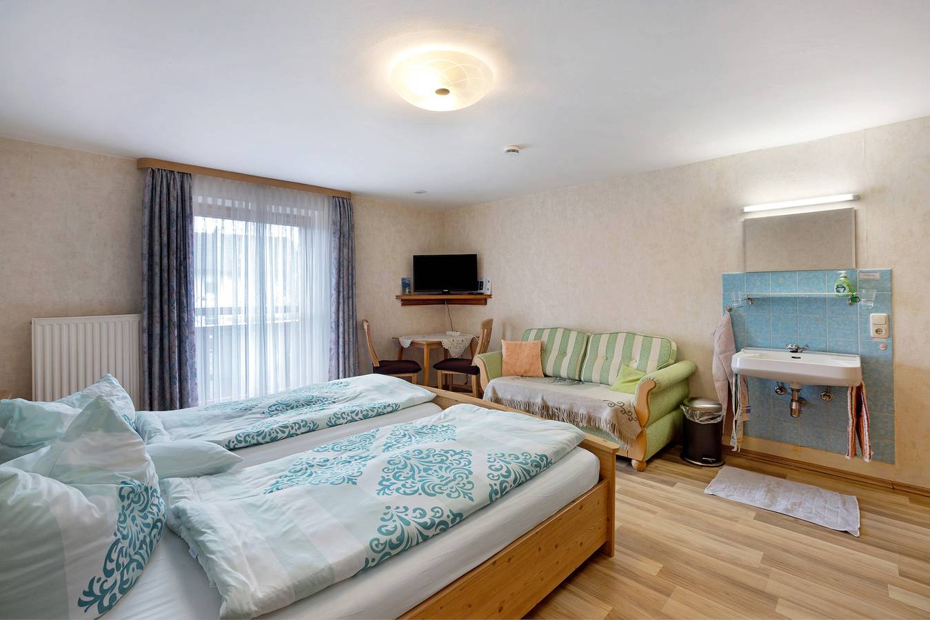 Chambre "Eins" avec terrasse partagée, jardin partagé et Wi-Fi in Neuschwanstein, Schwangau