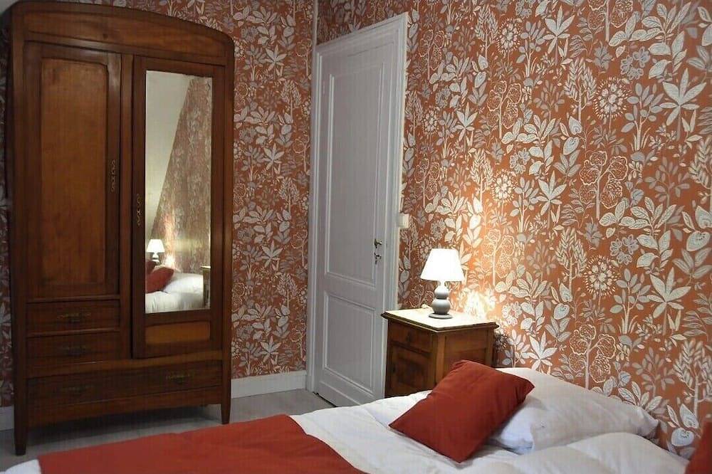 Clos Peyredoulle: 4-star hotel with a pool, billiards, and grounds in Blaye, Blaye und Umgebung