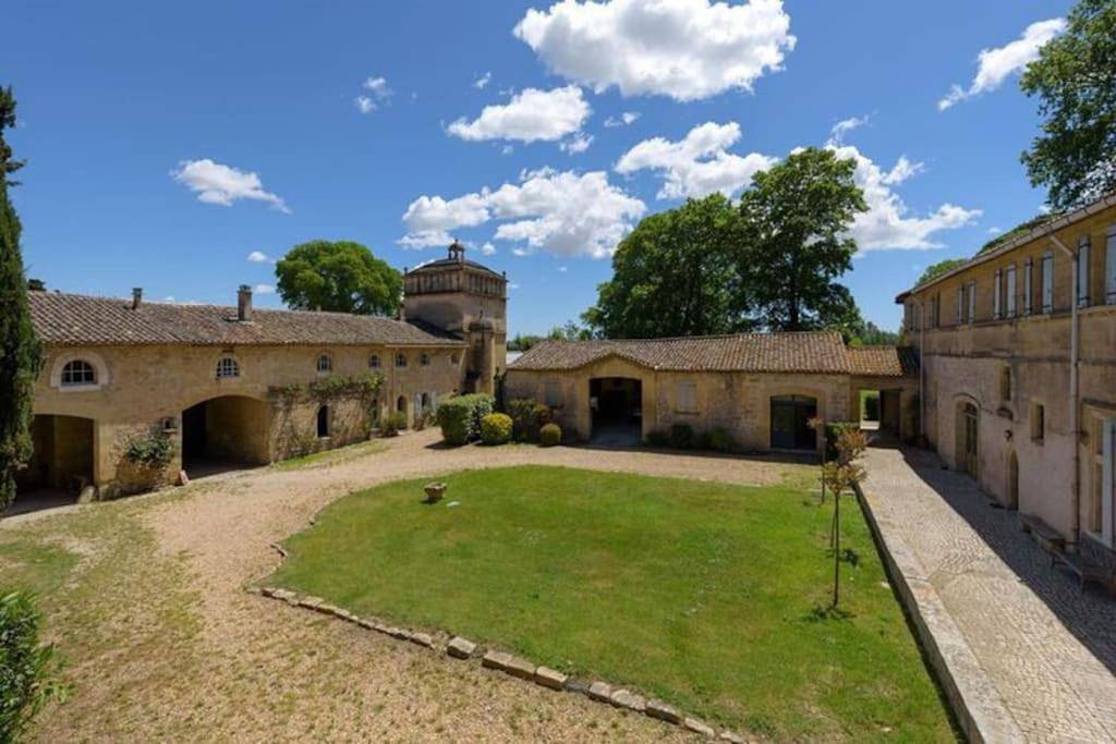 Seven-Bedroom House in Aimargues, Côte méditerranéenne (France)