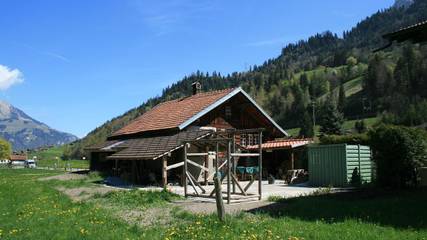 Cottage pour 4 personnes, avec terrasse et jardin à Kandergrund