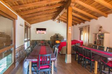 Casa rural para 3 personas, con jardín además de vistas y piscina en Pinofranqueado