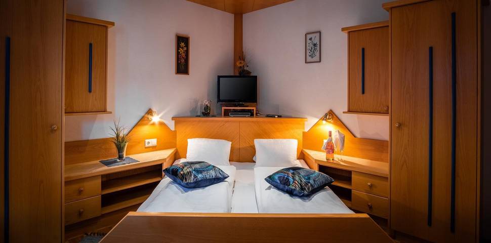 Ganze Ferienwohnung, Doppelzimmer mit Dusche, Wc in Hohe Tauern, Virgen