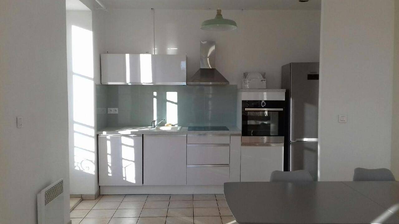 Appartement entier, One-Bedroom Apartment in Saint-Jean-de-Losne, Région de Beaune