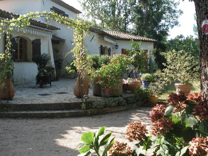 Location de vacances pour 2 personnes, avec jardin ainsi que vue et balcon à Saint-Cézaire-sur-Siagne - 4