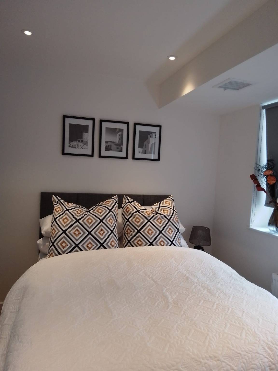 Ganze Wohnung, 5 Minuten zum Bahnhof East Croydon mit Concierge in Croydon, London